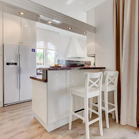 Luxury El Duque Ocean View * 아데제