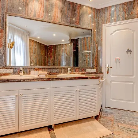 빌라 Luxury El Duque Ocean View 아데제