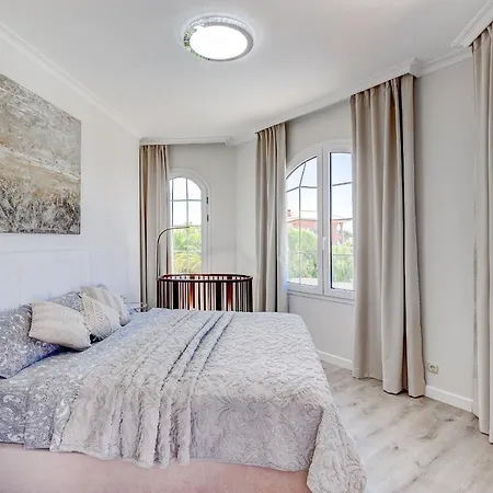 Luxury El Duque Ocean View * 아데제