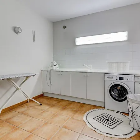 Luxury El Duque Ocean View 빌라 *