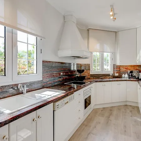 Luxury El Duque Ocean View 빌라